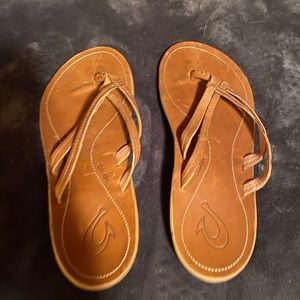 Olukia sandals